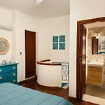 La Maison Sul Mare 펜션 산비토로카포